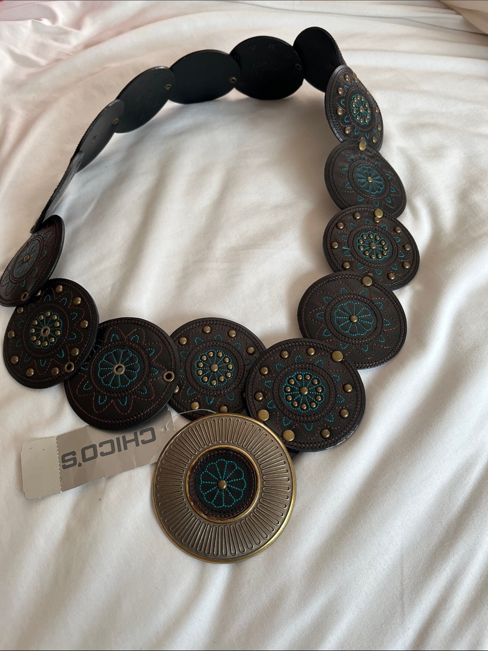 Chico’s VTG  NWT Mesa slouch belt black teal leather conchos brass round buckle - Picture 3 of 11